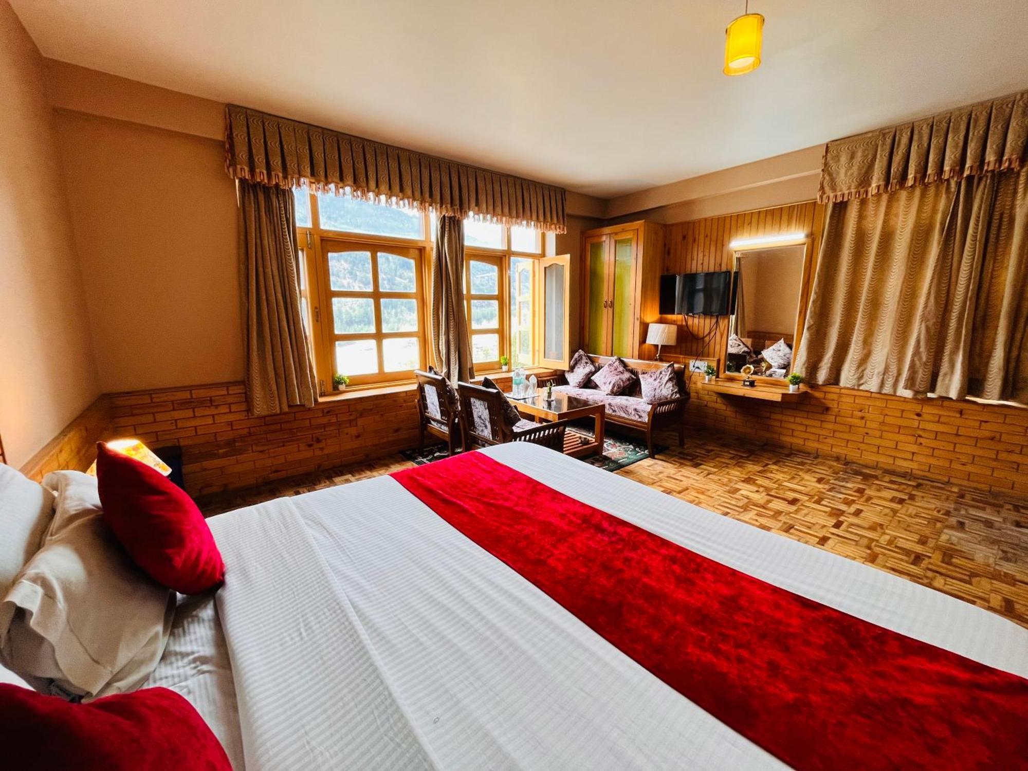 Snow Clad Riverview Hotel & Resort, Manali Eksteriør billede
