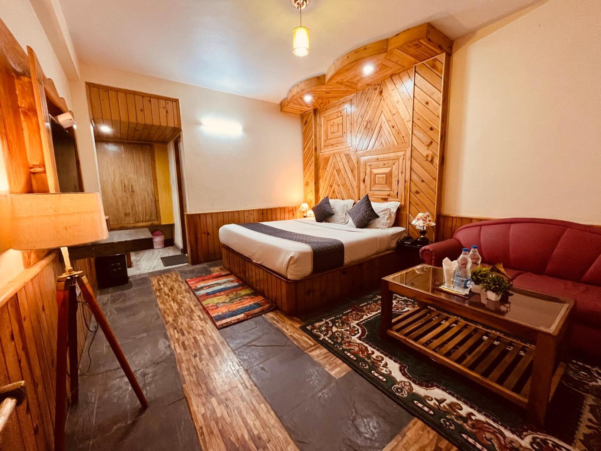Snow Clad Riverview Hotel & Resort, Manali Eksteriør billede