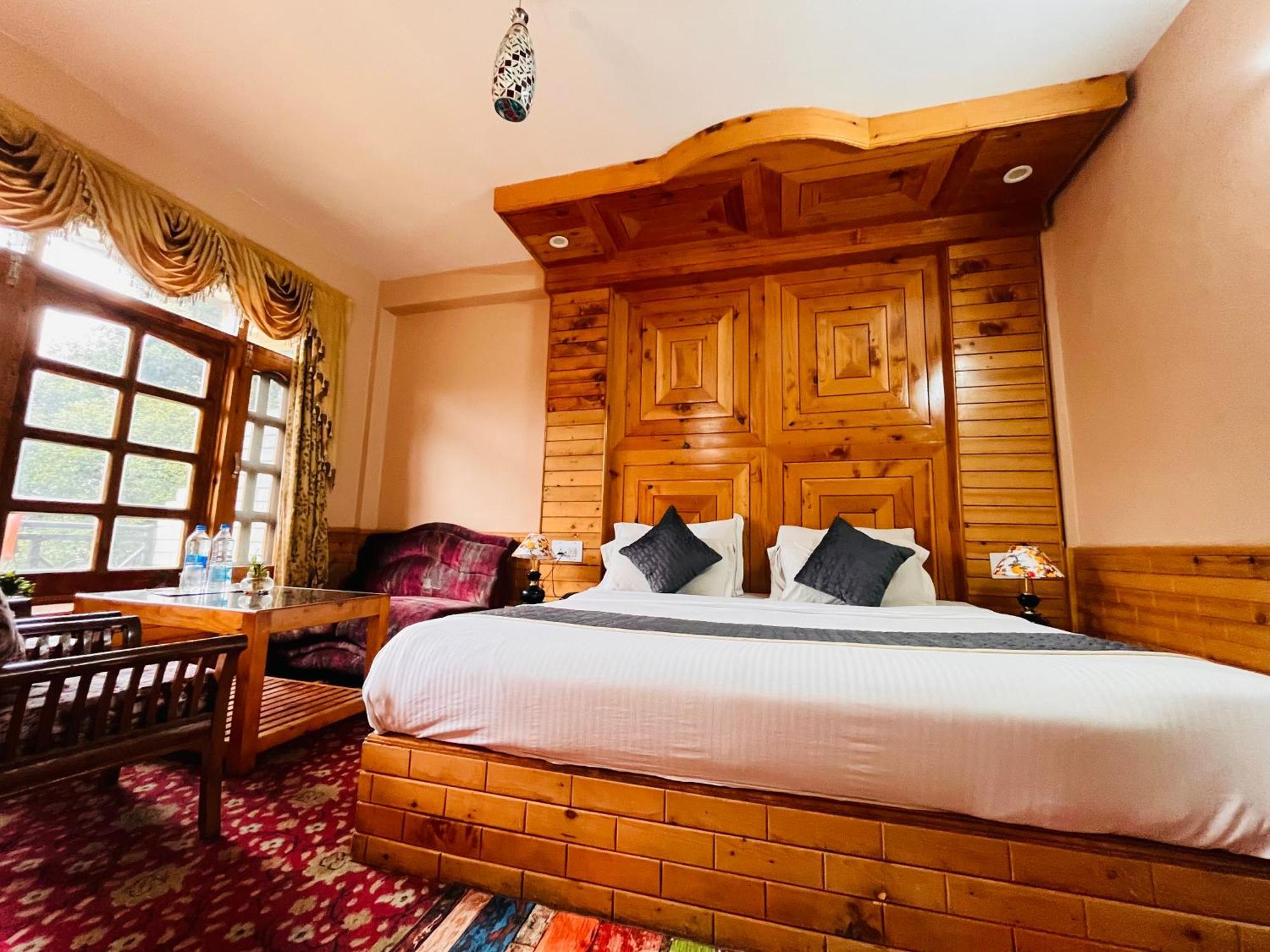 Snow Clad Riverview Hotel & Resort, Manali Eksteriør billede