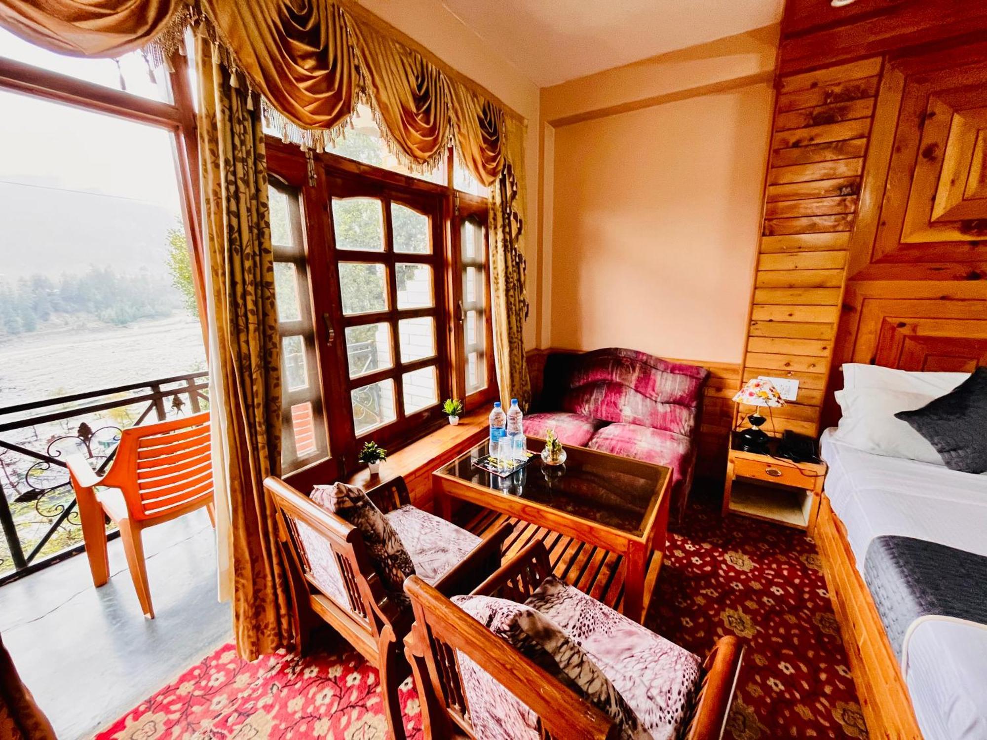 Snow Clad Riverview Hotel & Resort, Manali Eksteriør billede