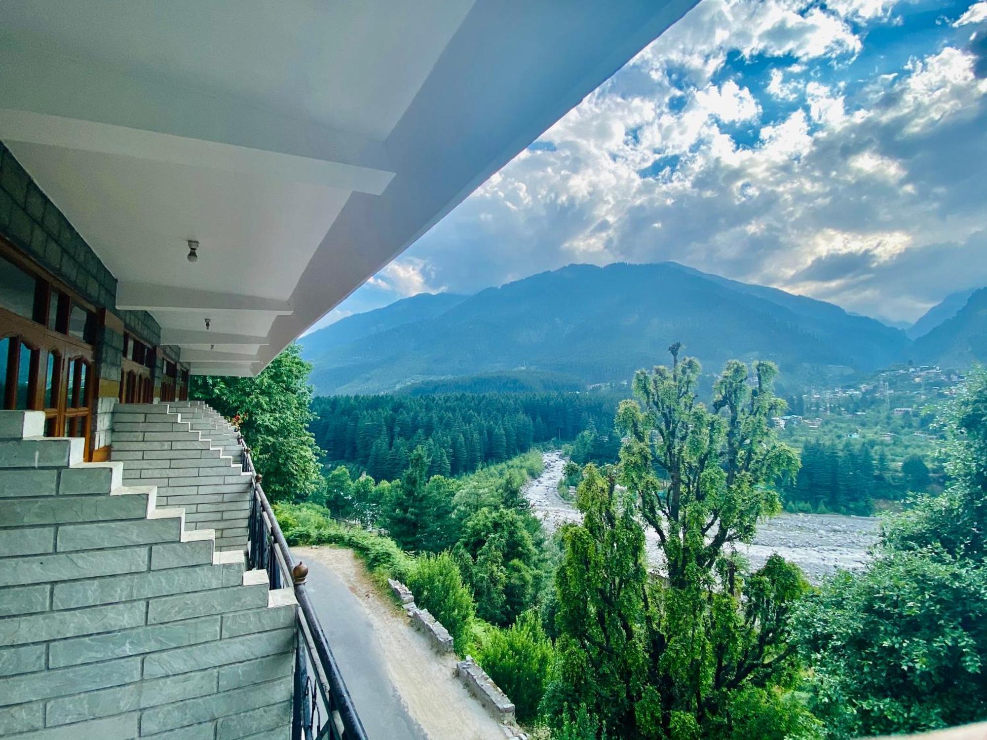 Snow Clad Riverview Hotel & Resort, Manali Eksteriør billede