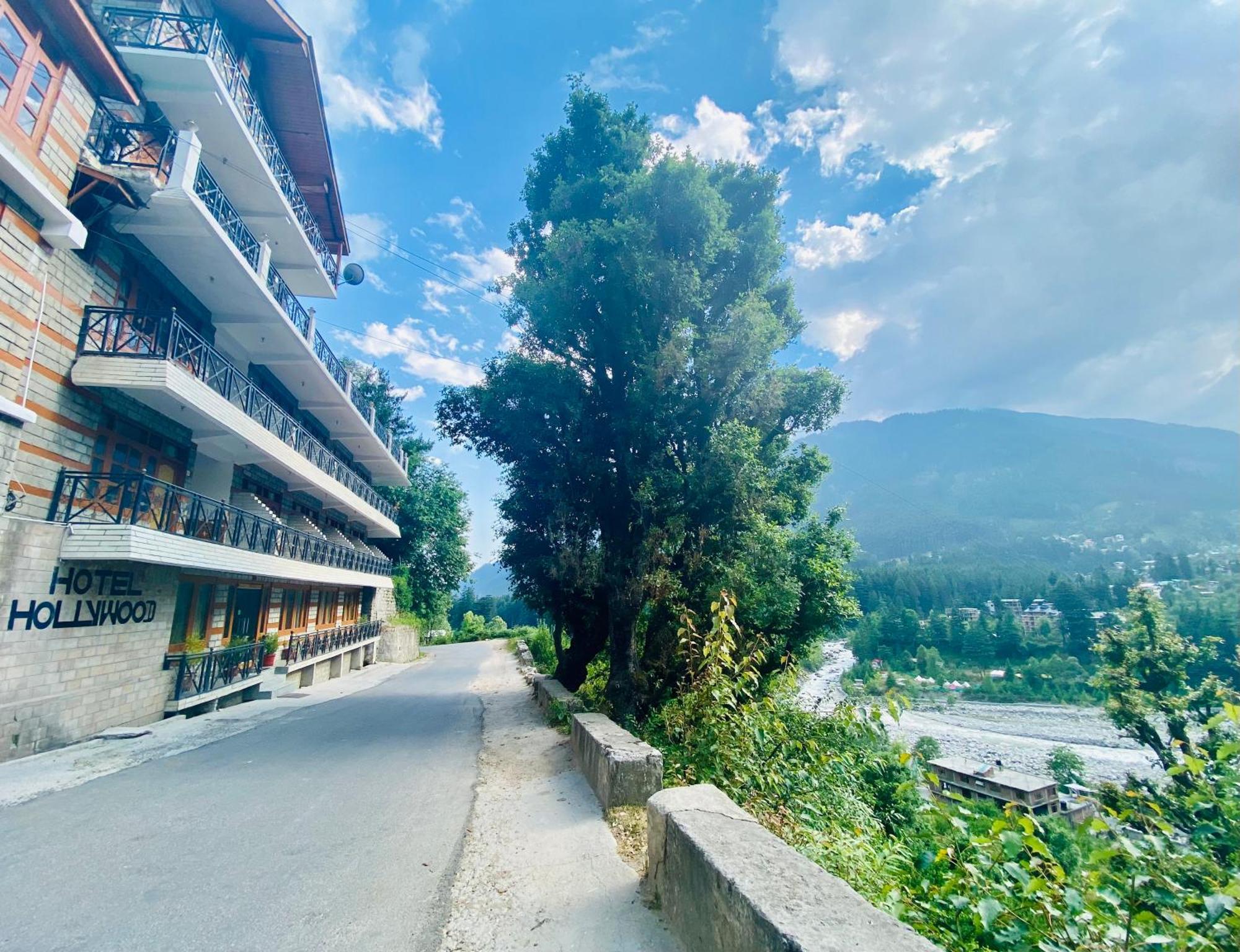 Snow Clad Riverview Hotel & Resort, Manali Eksteriør billede