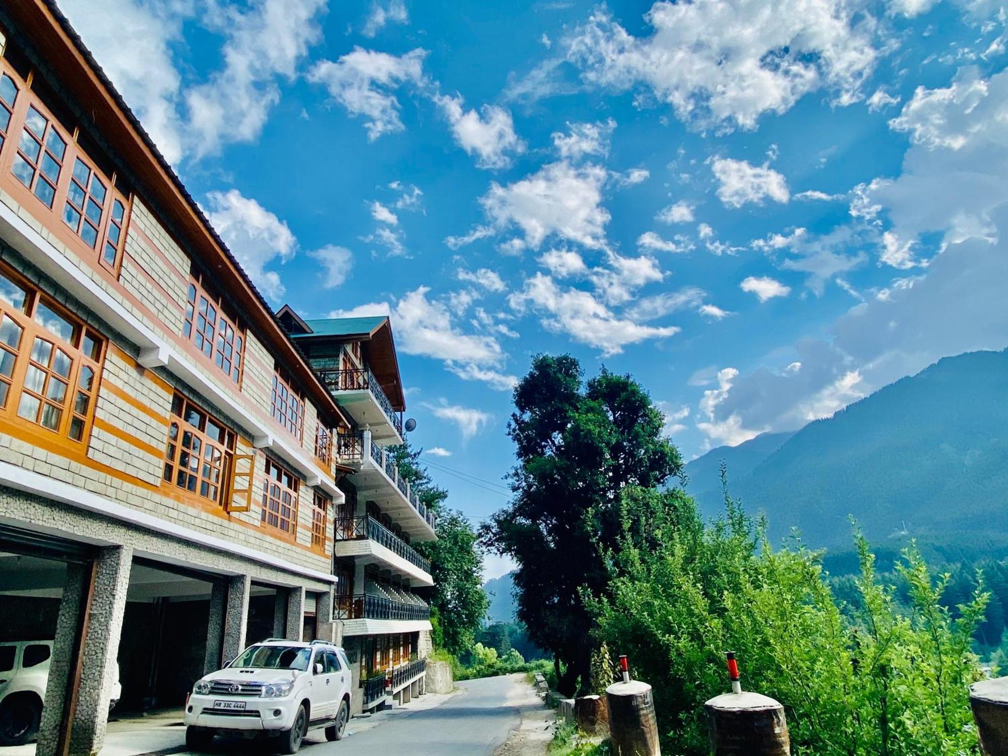 Snow Clad Riverview Hotel & Resort, Manali Eksteriør billede